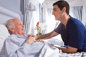 помощь пожилым людям центра после инсульта