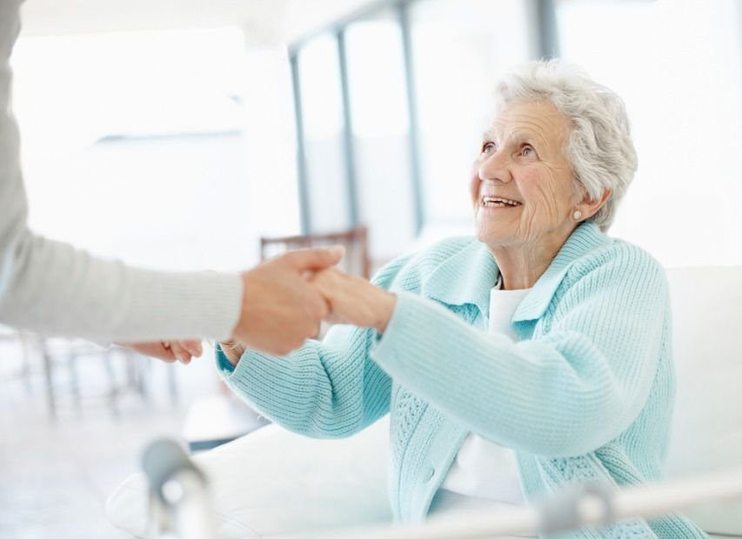 услуги по уходу за пожилым